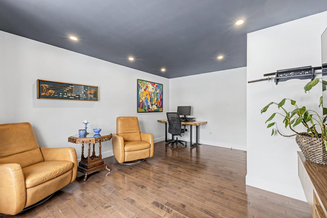 Salle familiale - 1065 Rue Breux, Chambly, QC - Indoor