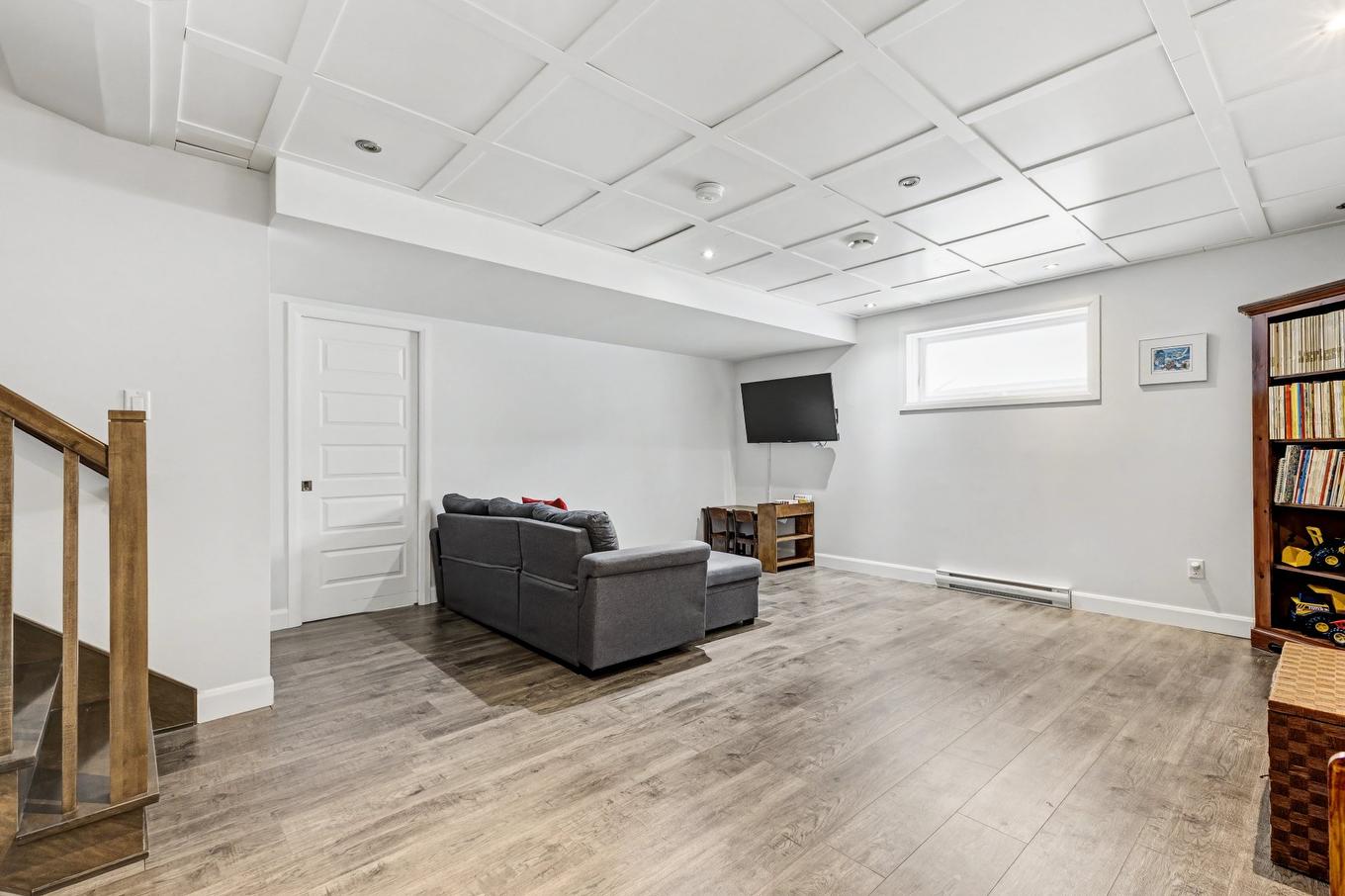 Salle familiale - 1065 Rue Breux, Chambly, QC - Indoor