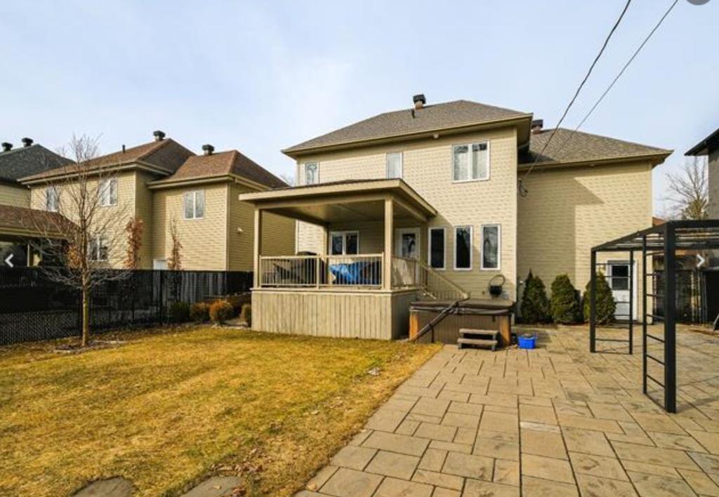 Face arrière - 1065 Rue Breux, Chambly, QC - Outdoor With Deck Patio Veranda