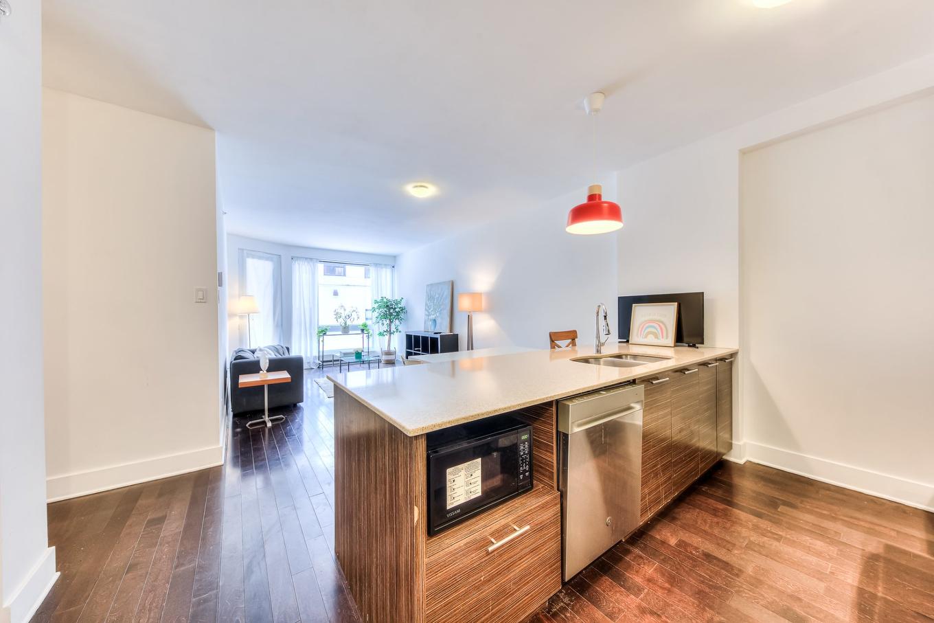 Cuisine - 102-2285 Av. Ekers, Mont-Royal, QC - Indoor