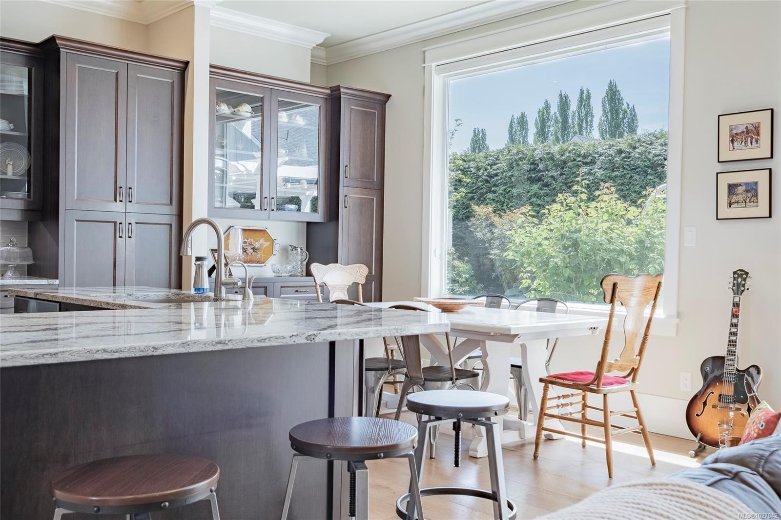 856 Bluffs Dr, Qualicum Beach, BC