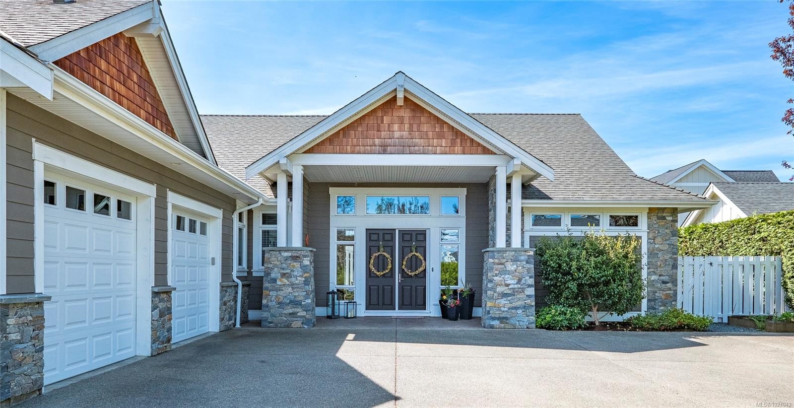 856 Bluffs Dr, Qualicum Beach, BC