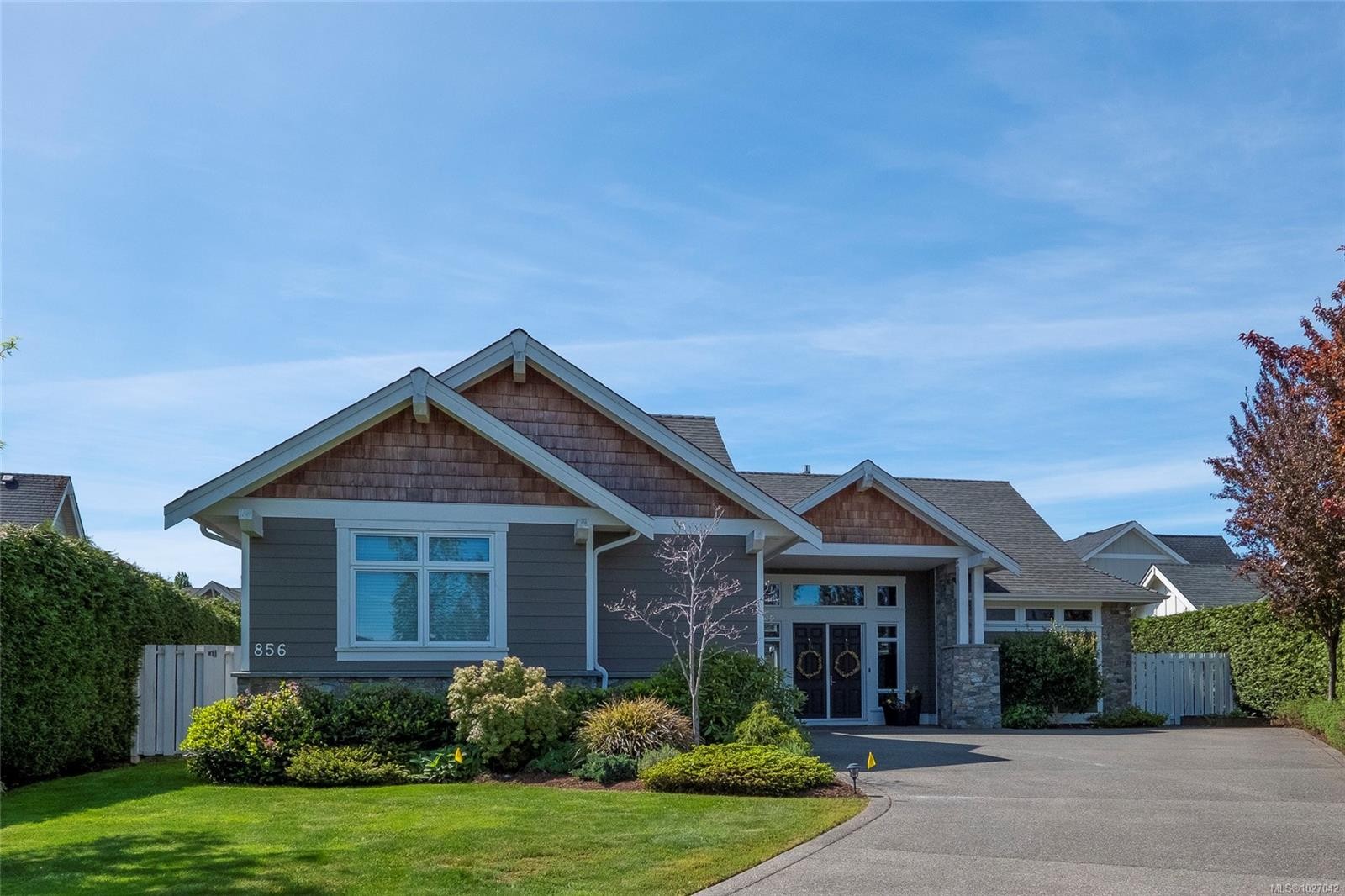 856 Bluffs Dr, Qualicum Beach, BC