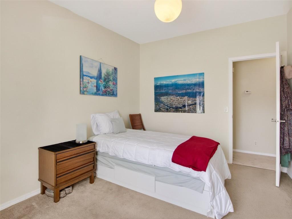 797 Eckhardt Avenue, Penticton, BC - Indoor Photo Showing Bedroom