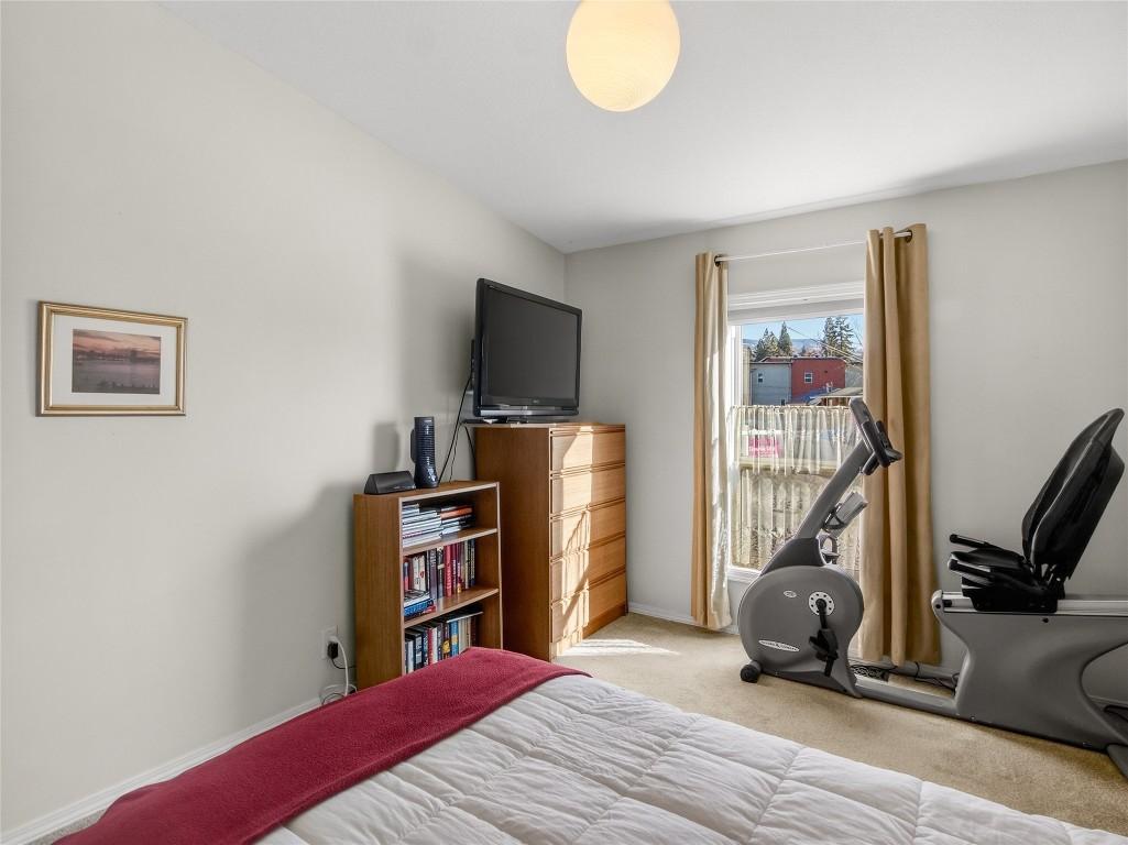 797 Eckhardt Avenue, Penticton, BC - Indoor Photo Showing Bedroom