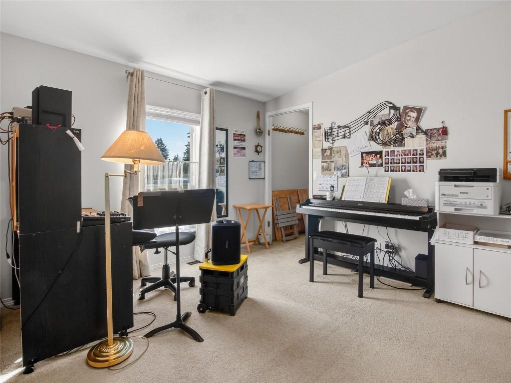 797 Eckhardt Avenue, Penticton, BC - Indoor