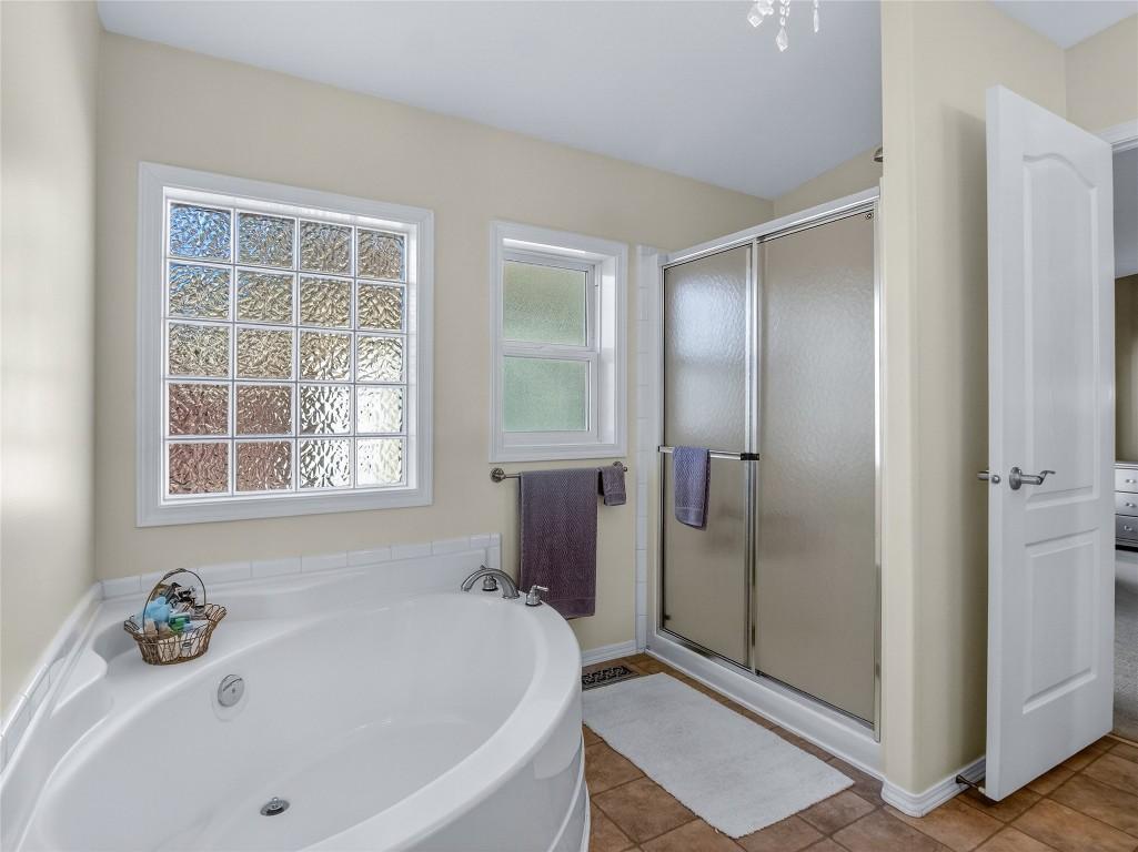 797 Eckhardt Avenue, Penticton, BC - Indoor Photo Showing Bathroom