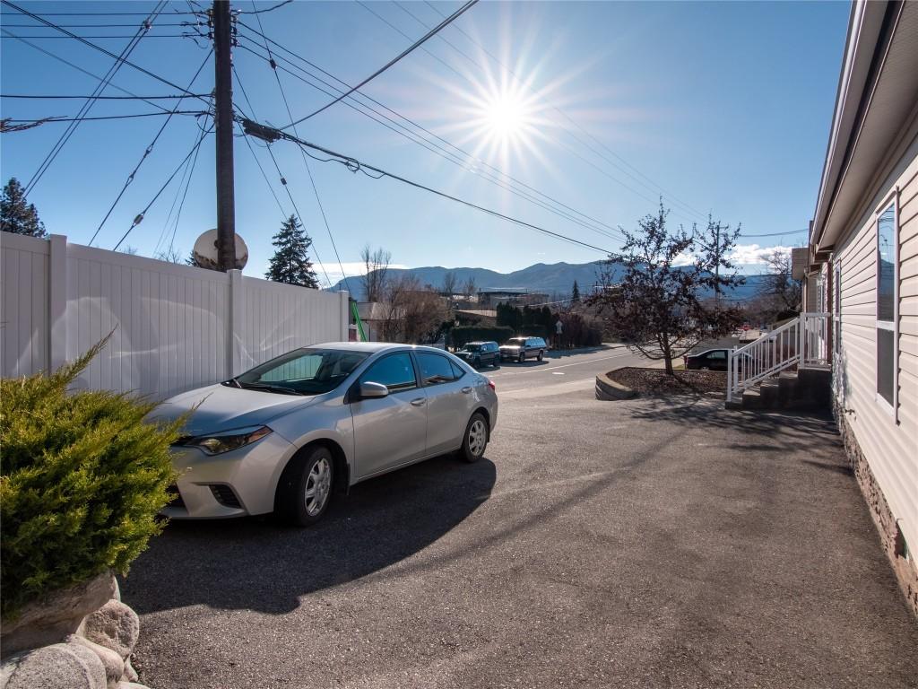 797 Eckhardt Avenue, Penticton, BC - Outdoor