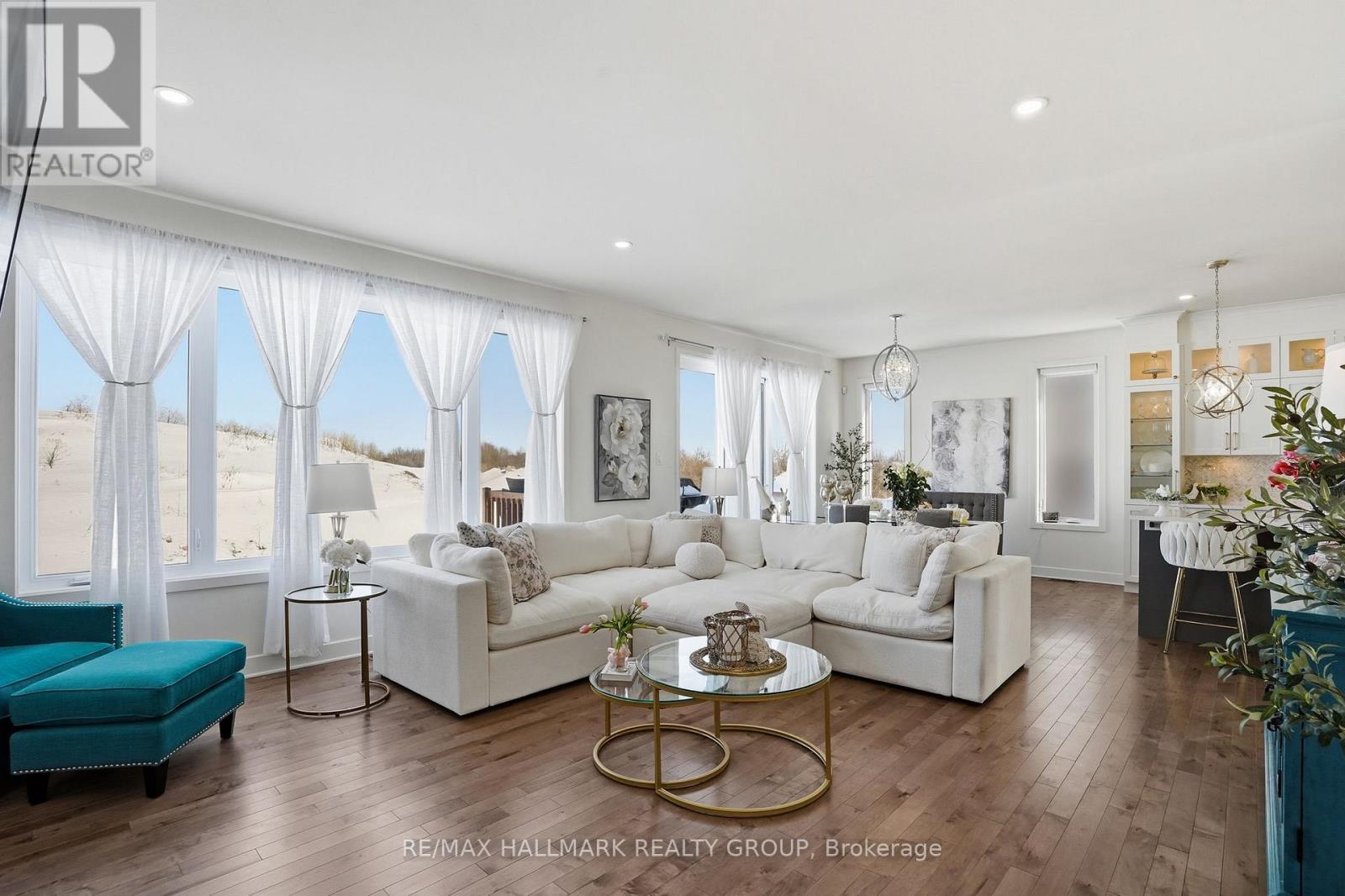 3 Arber Street, Champlain, ON - Indoor Photo Showing Living Room