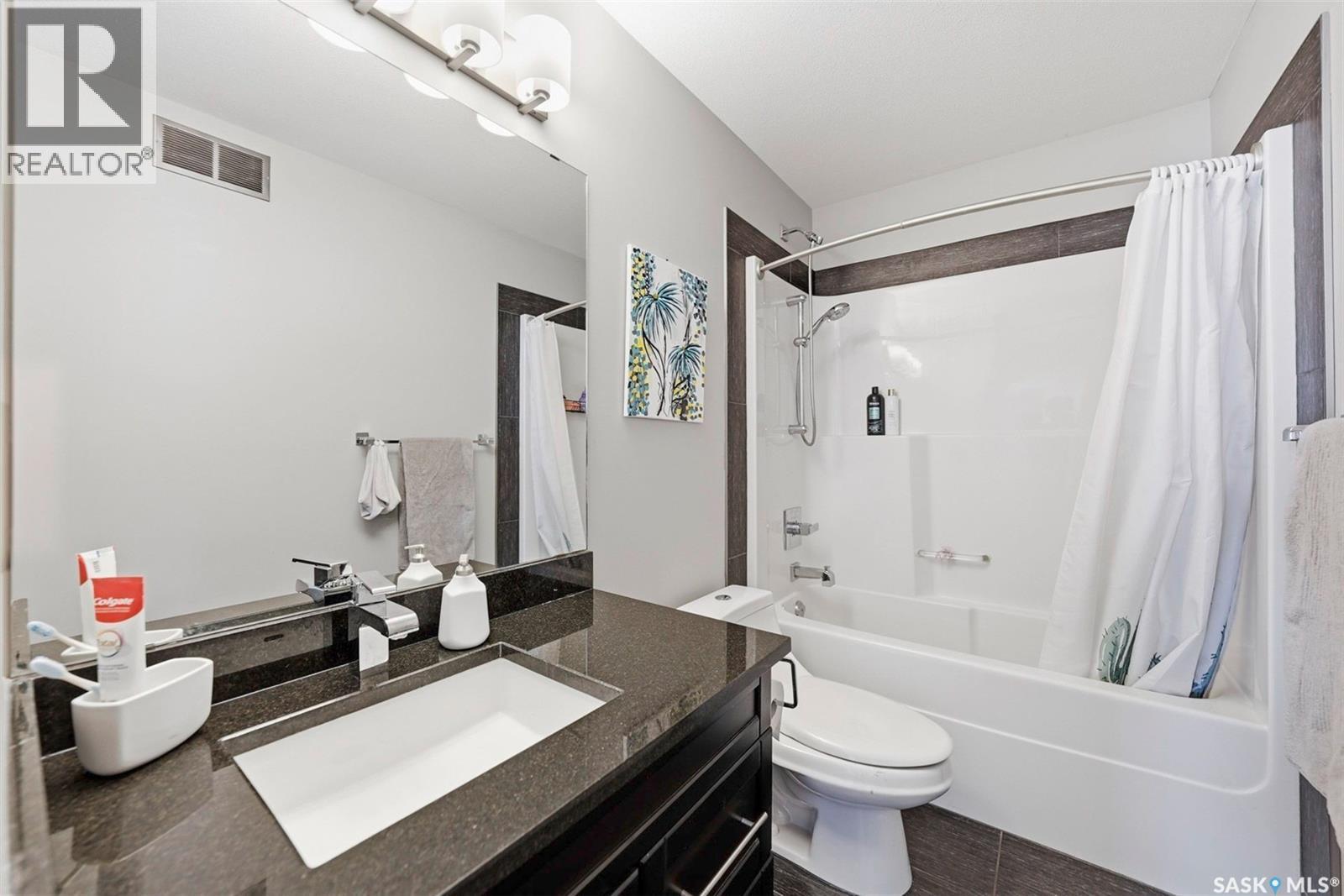 707 Sauer Crescent, Saskatoon, SK - Indoor Photo Showing Bathroom