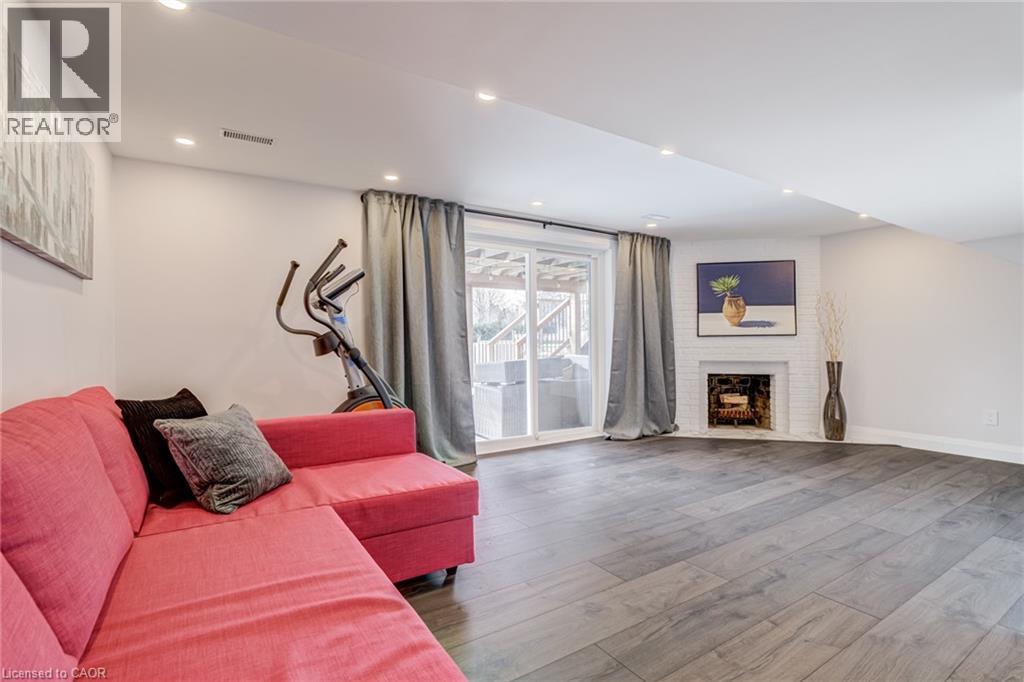 1320 Monmouth Drive, Burlington, ON - Indoor Photo Showing Living Room With Fireplace