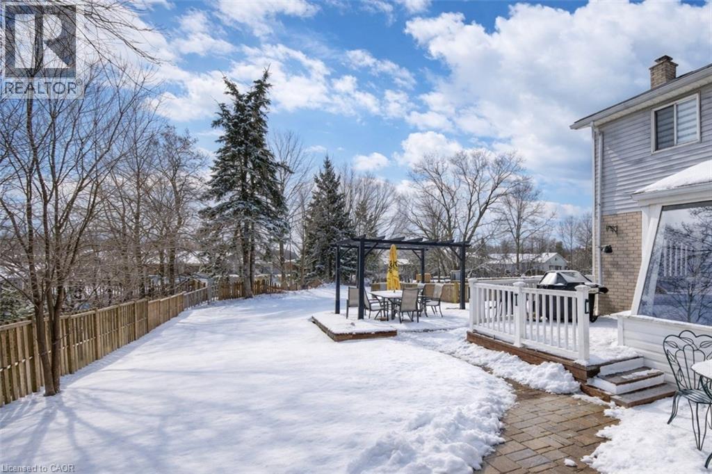 35 Glendan Court, Cambridge, ON - Outdoor With Deck Patio Veranda