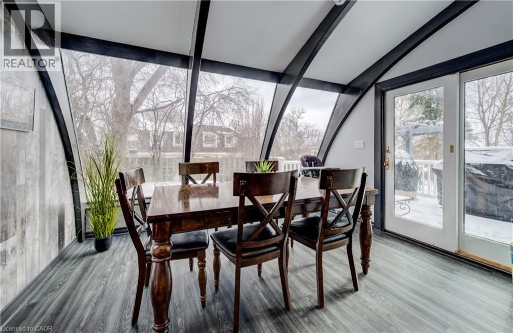 35 Glendan Court, Cambridge, ON - Indoor Photo Showing Dining Room