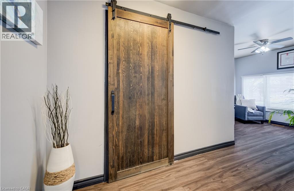 35 Glendan Court, Cambridge, ON - Indoor Photo Showing Other Room