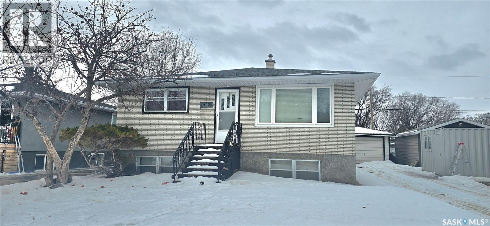 422 Mullin Avenue E, Regina, SK - Outdoor