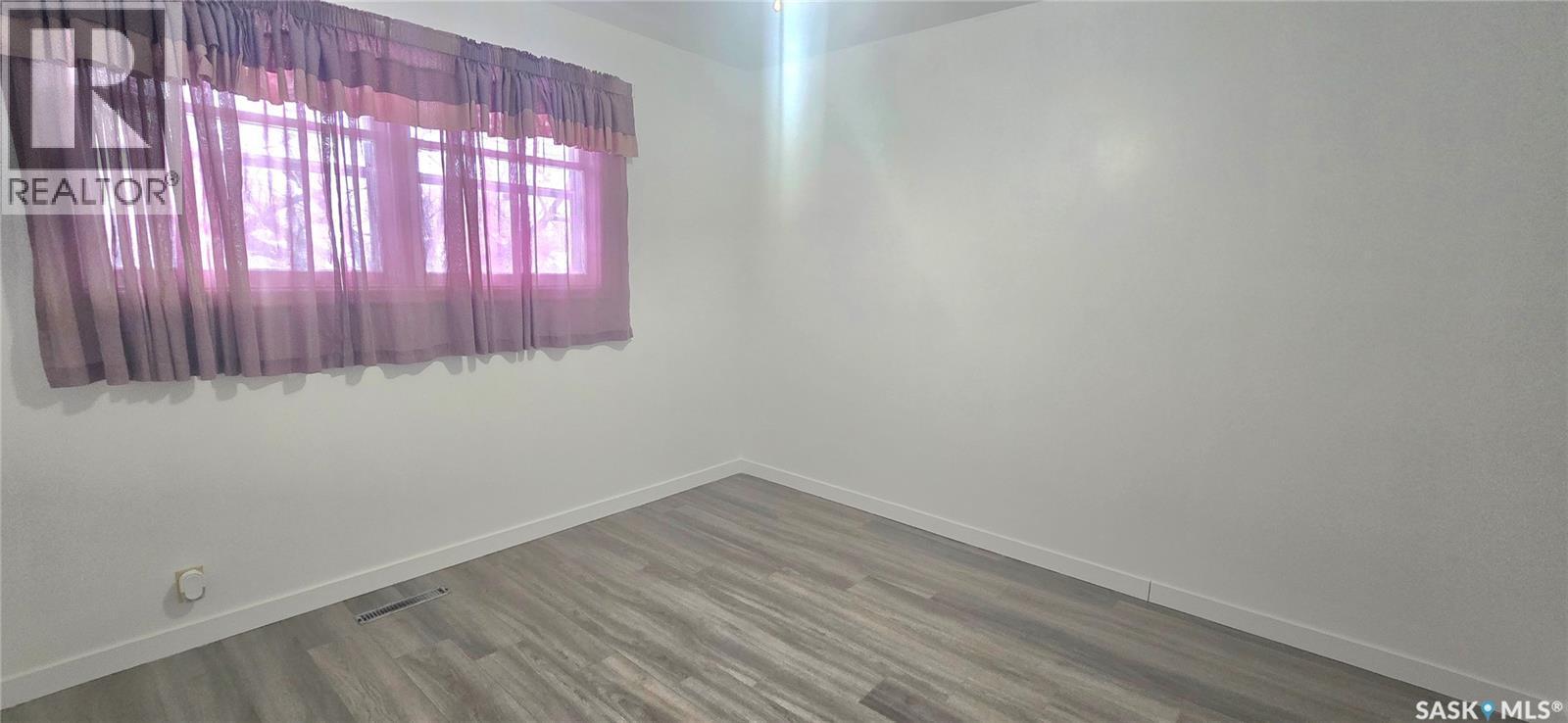 422 Mullin Avenue E, Regina, SK - Indoor Photo Showing Other Room