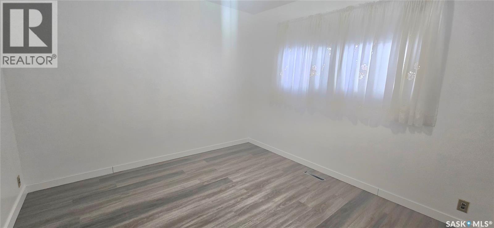 422 Mullin Avenue E, Regina, SK - Indoor Photo Showing Other Room