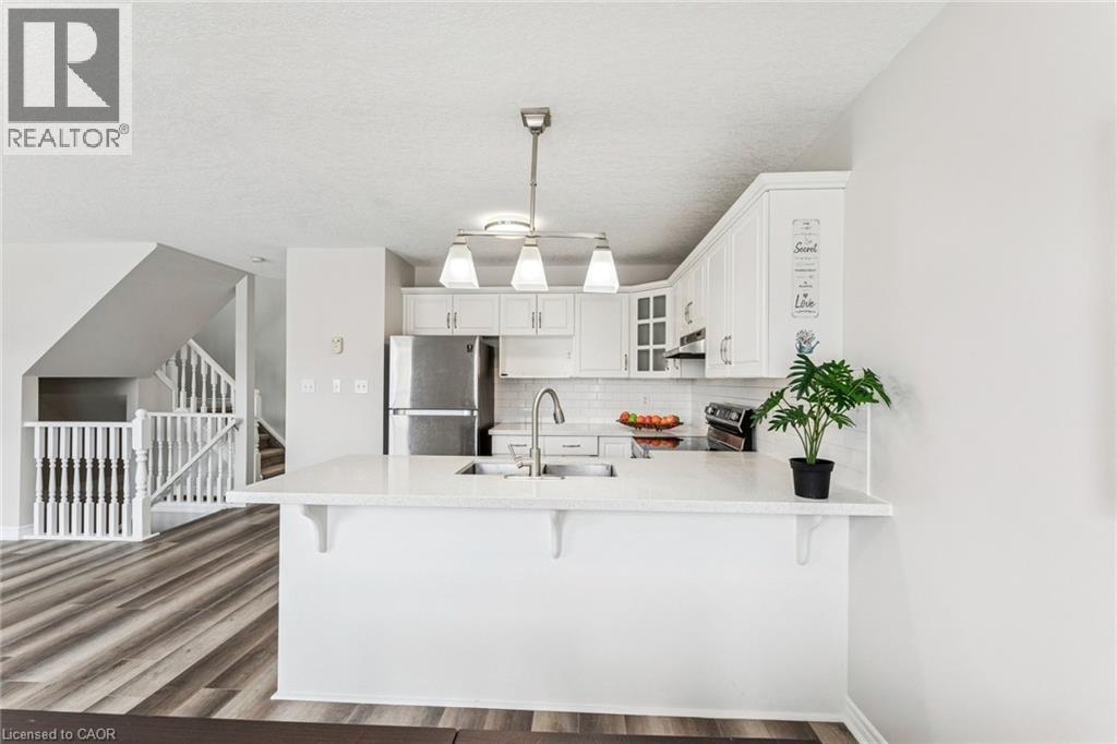 81 Penhale Avenue, St. Thomas, ON - Indoor Photo Showing Kitchen