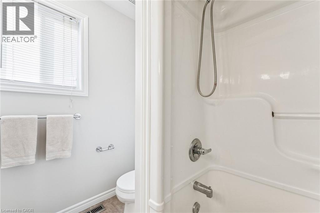 81 Penhale Avenue, St. Thomas, ON - Indoor Photo Showing Bathroom