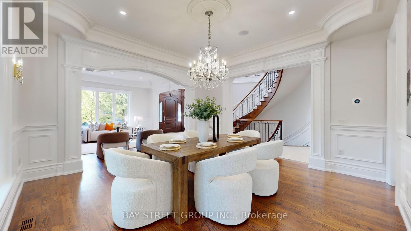 112 Centre Avenue, Toronto, ON - Indoor Photo Showing Other Room