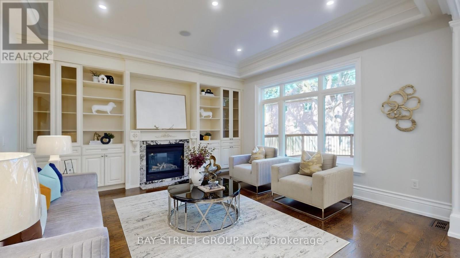 112 Centre Avenue, Toronto, ON - Indoor Photo Showing Living Room With Fireplace
