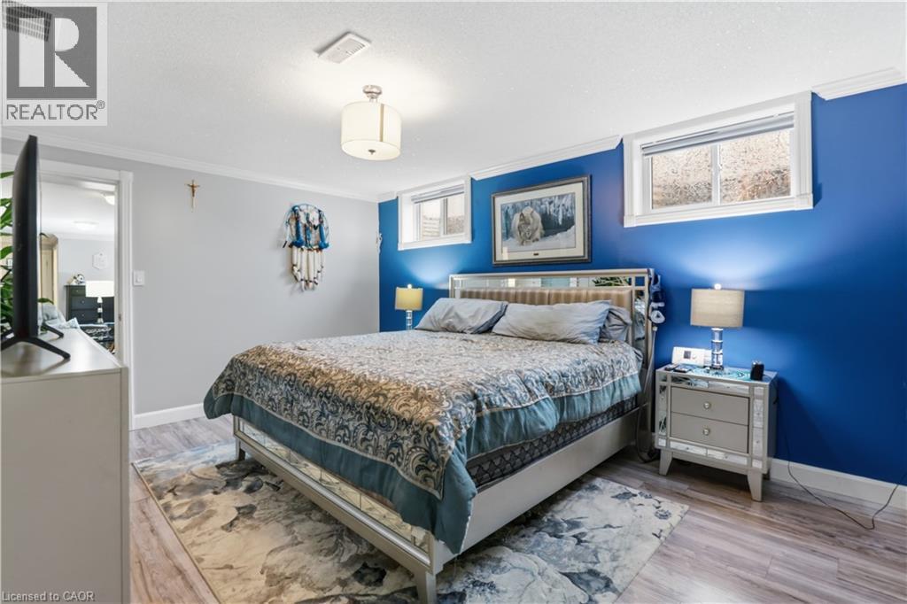 29 Chipman Avenue, Hamilton, ON - Indoor Photo Showing Bedroom