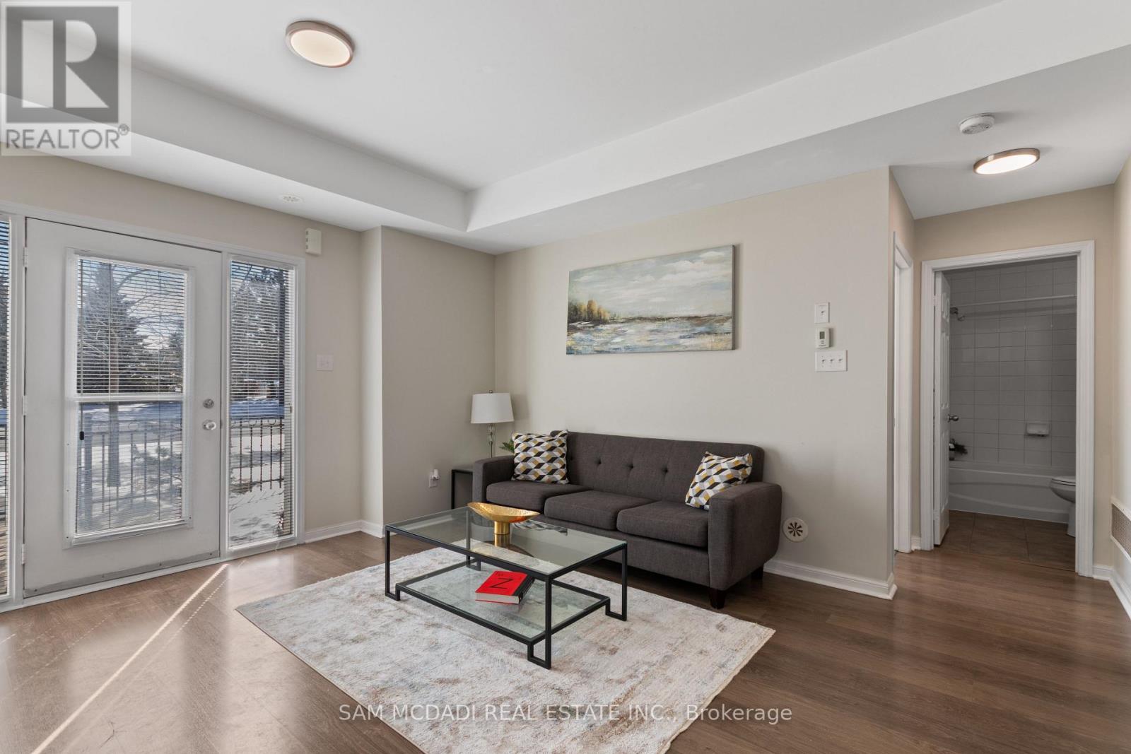 8 - 2895 Hazelton Place, Mississauga, ON - Indoor Photo Showing Living Room