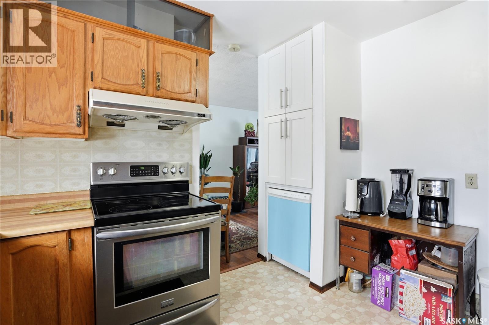 3165 Milton Street, Saskatoon, SK - Indoor Photo Showing Kitchen