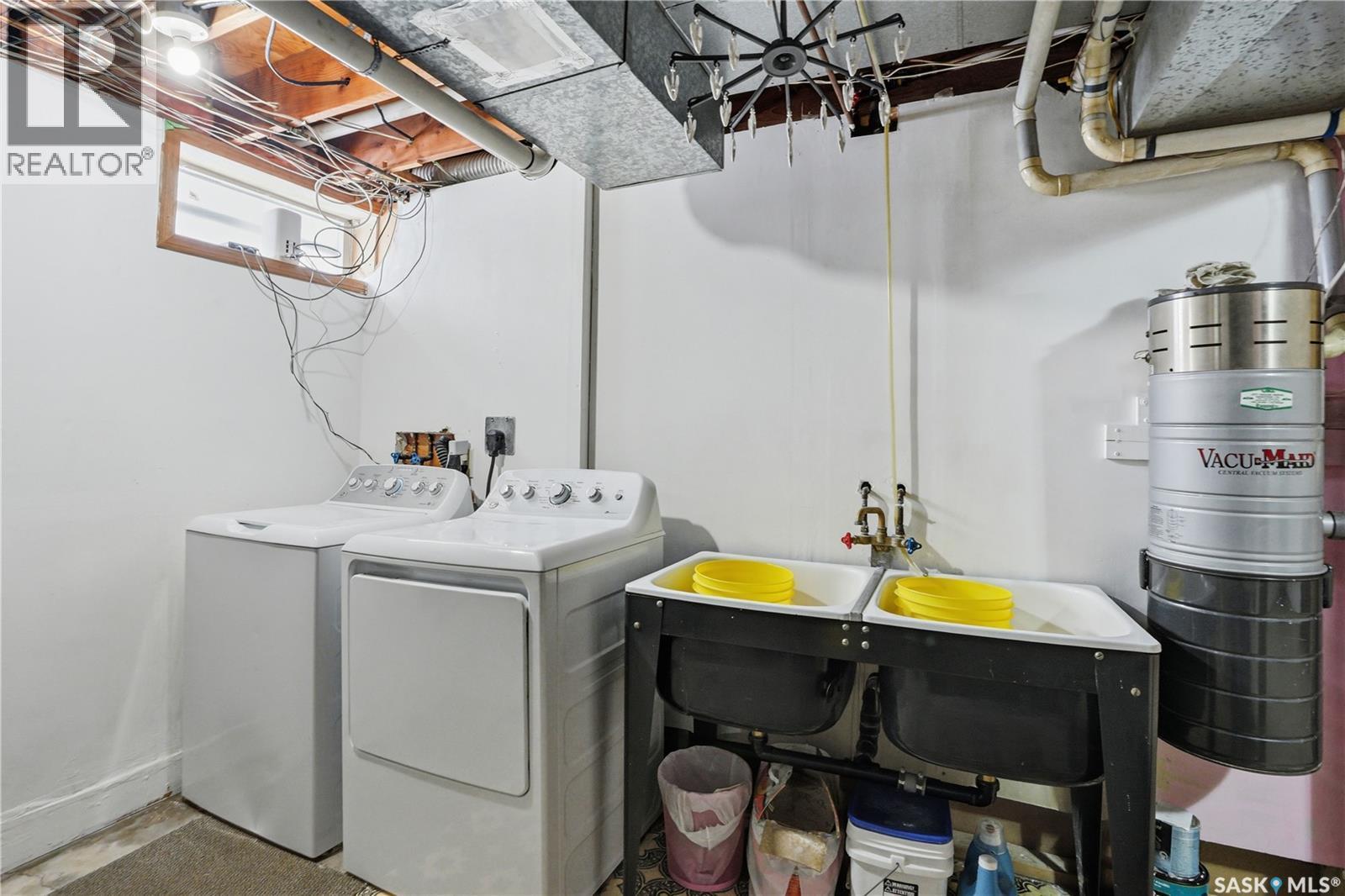 3165 Milton Street, Saskatoon, SK - Indoor Photo Showing Laundry Room