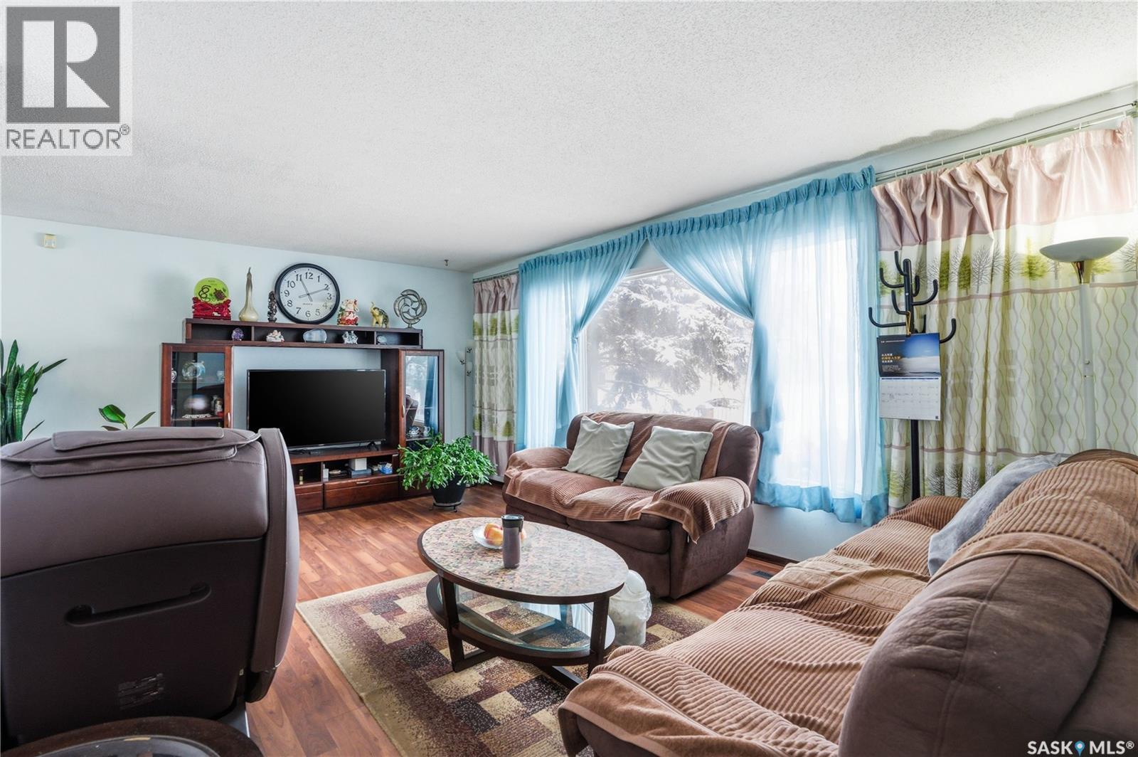 3165 Milton Street, Saskatoon, SK - Indoor Photo Showing Living Room