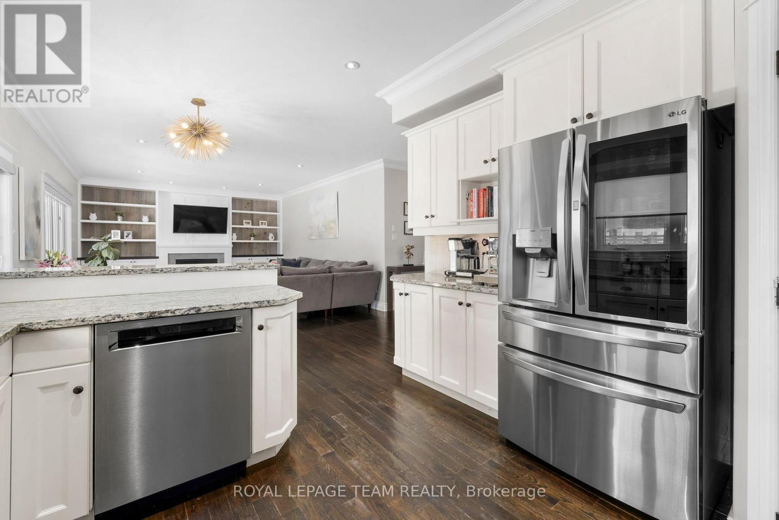 112 Cole Porter Street, Ottawa, ON - Indoor Photo Showing Kitchen
