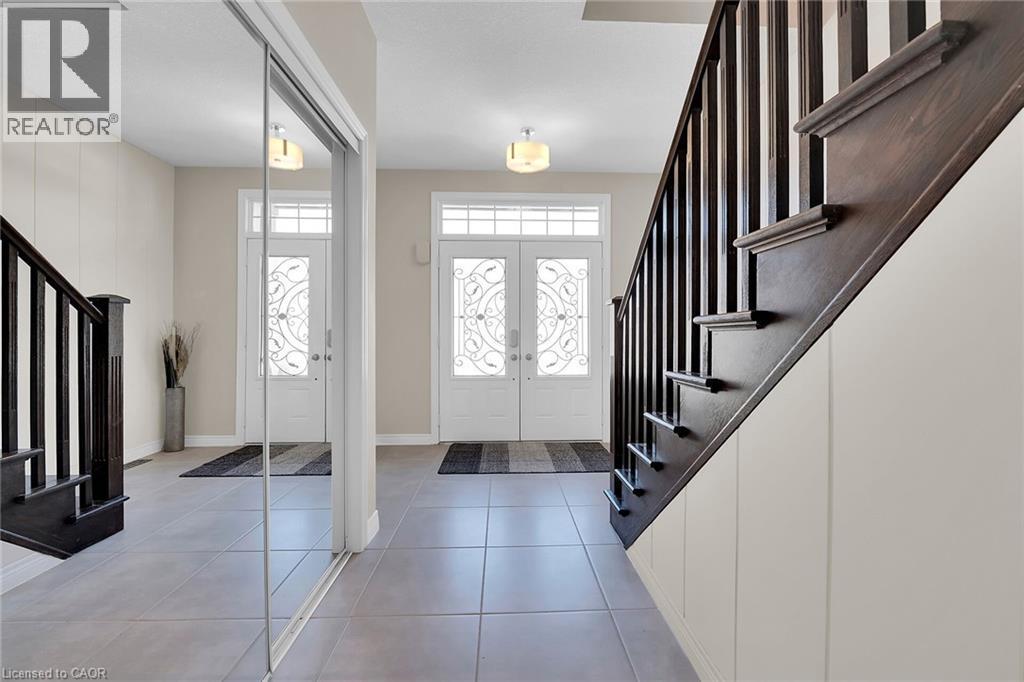 8 Chartwell Circle, Hamilton, ON