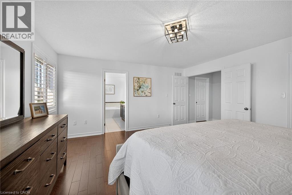 8 Chartwell Circle, Hamilton, ON