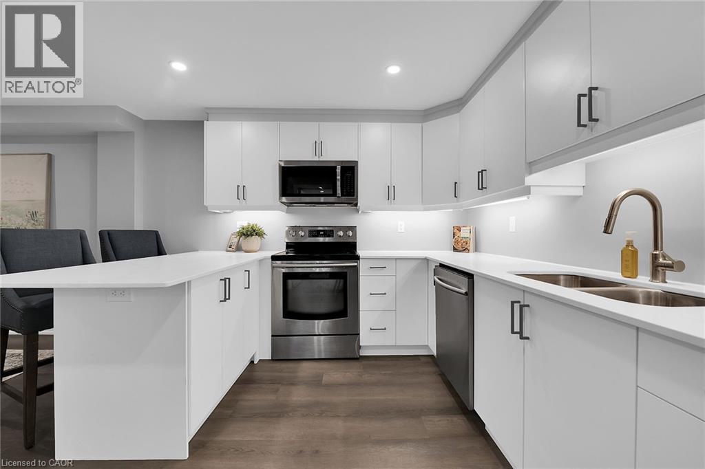 8 Chartwell Circle, Hamilton, ON