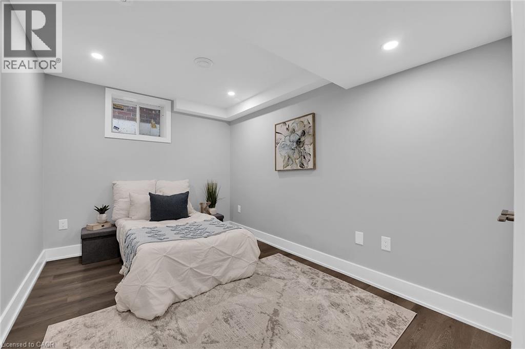 8 Chartwell Circle, Hamilton, ON