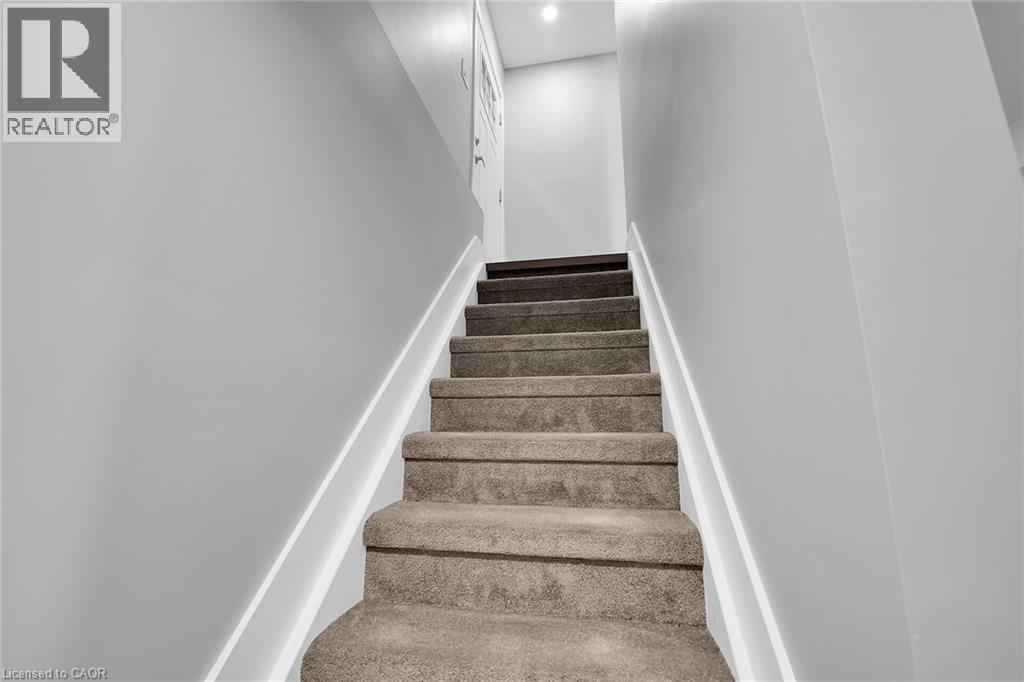 8 Chartwell Circle, Hamilton, ON