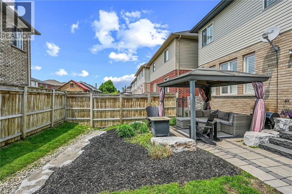 8 Chartwell Circle, Hamilton, ON