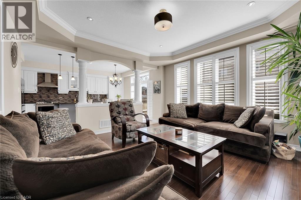 8 Chartwell Circle, Hamilton, ON