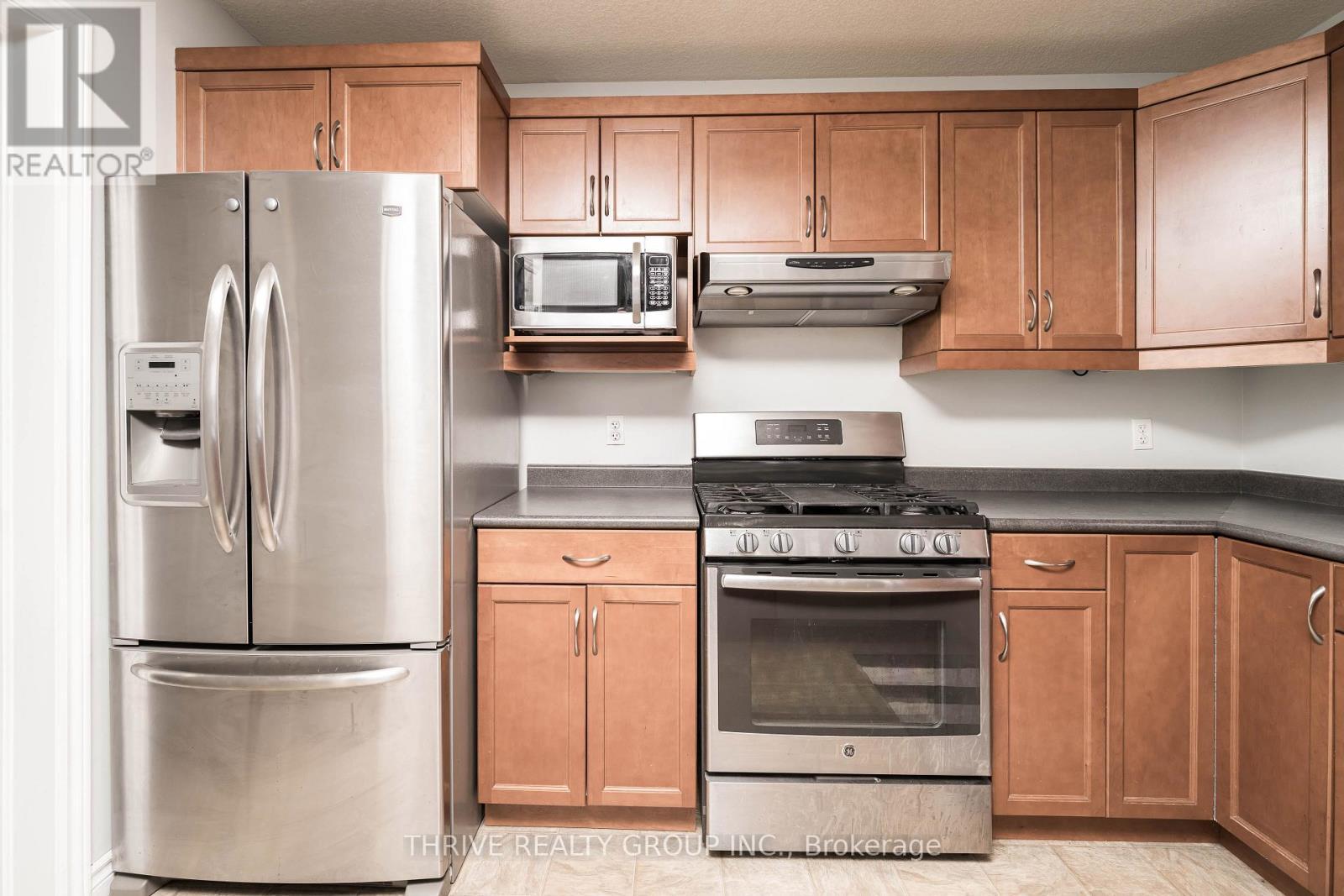 53 Brookside Drive, St. Thomas, ON - Indoor Photo Showing Kitchen