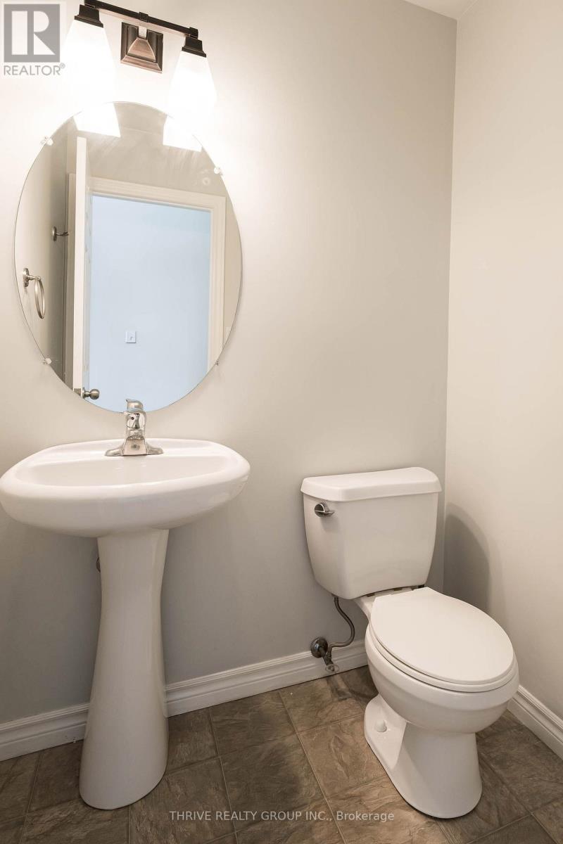 53 Brookside Drive, St. Thomas, ON - Indoor Photo Showing Bathroom