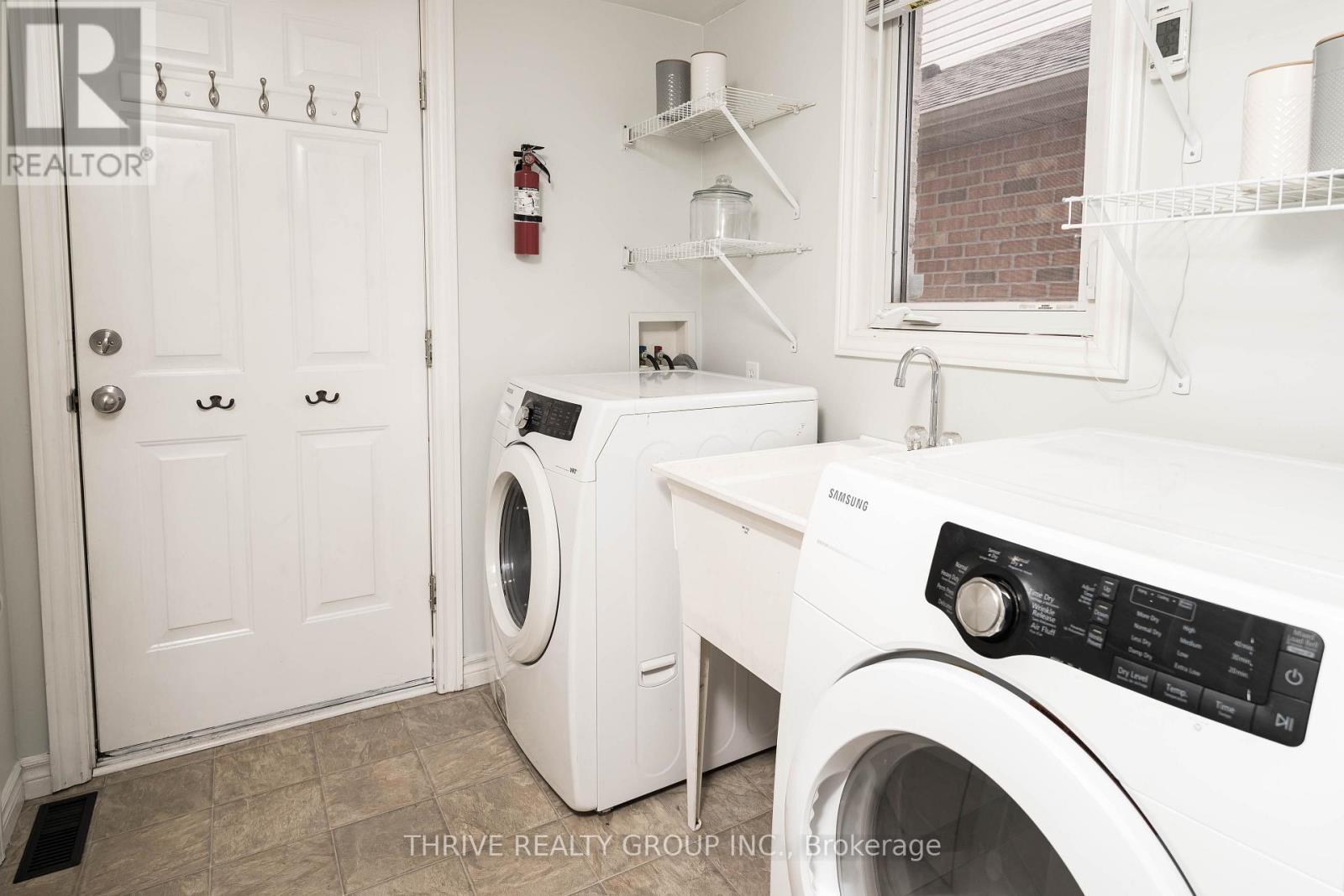 53 Brookside Drive, St. Thomas, ON - Indoor Photo Showing Laundry Room