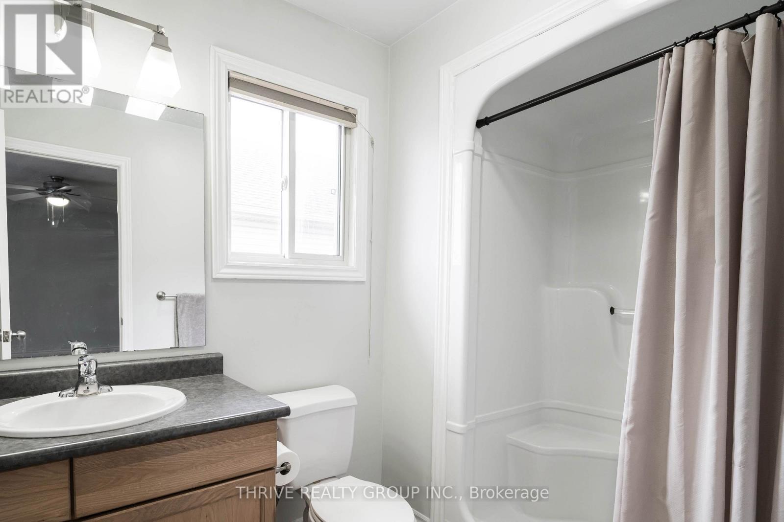 53 Brookside Drive, St. Thomas, ON - Indoor Photo Showing Bathroom