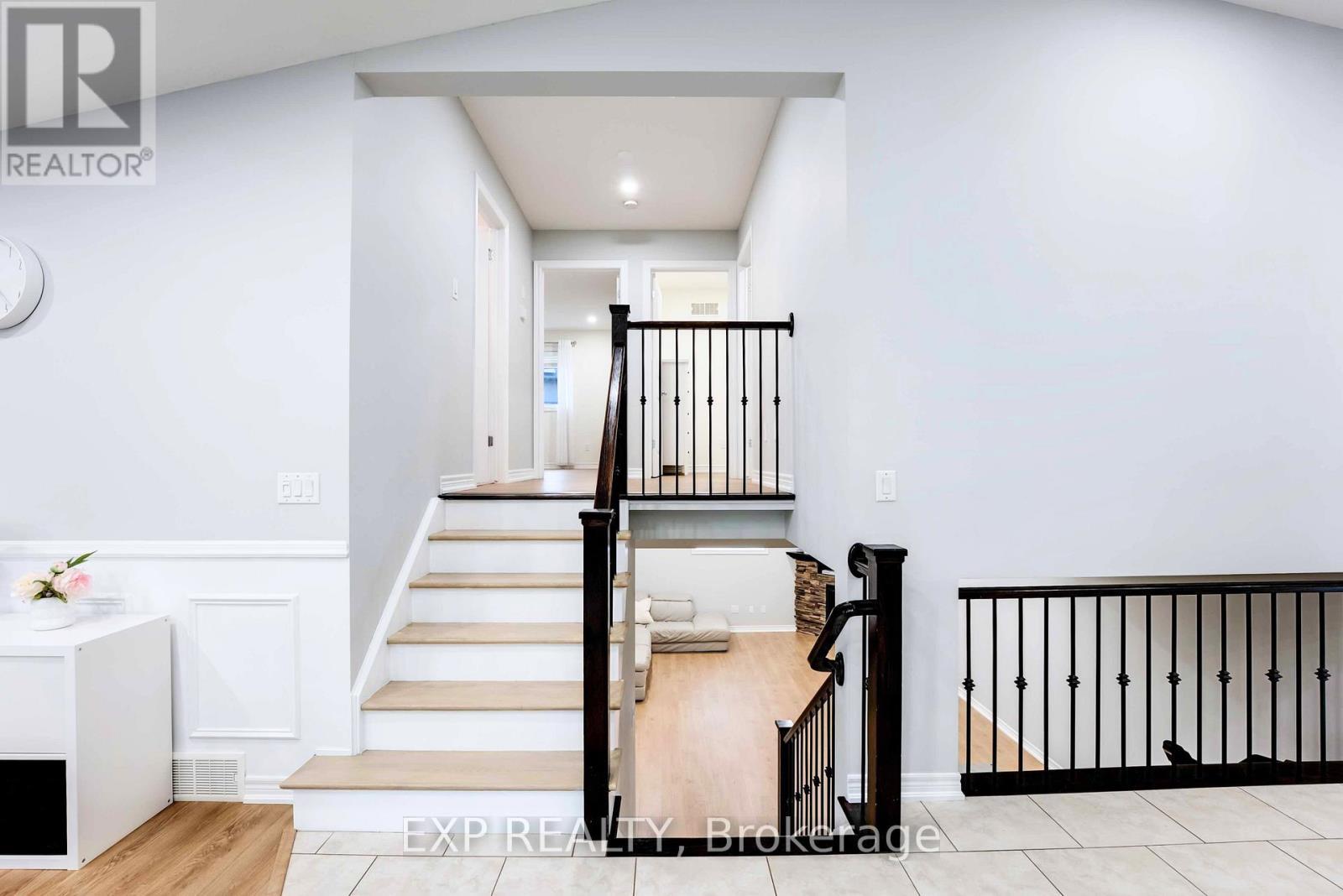 8583 Forestview Boulevard, Niagara Falls (Forestview), ON - Indoor Photo Showing Other Room