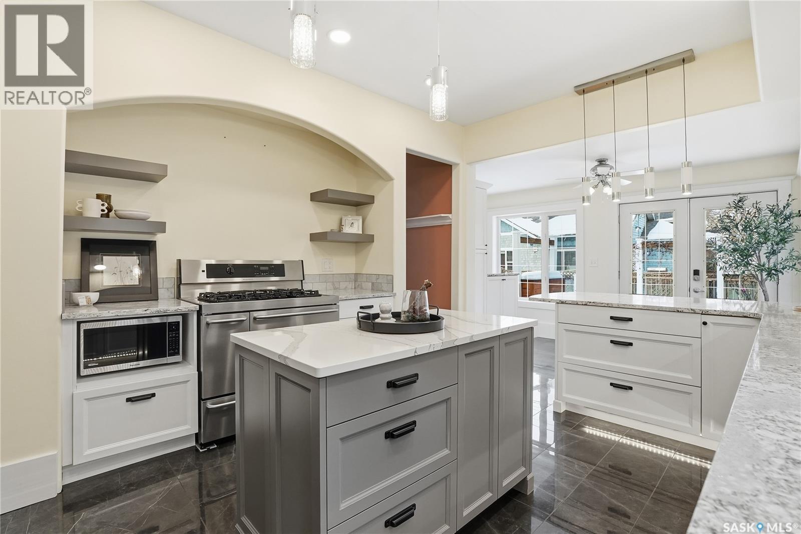 702 Queen Street, Saskatoon, SK - Indoor Photo Showing Kitchen