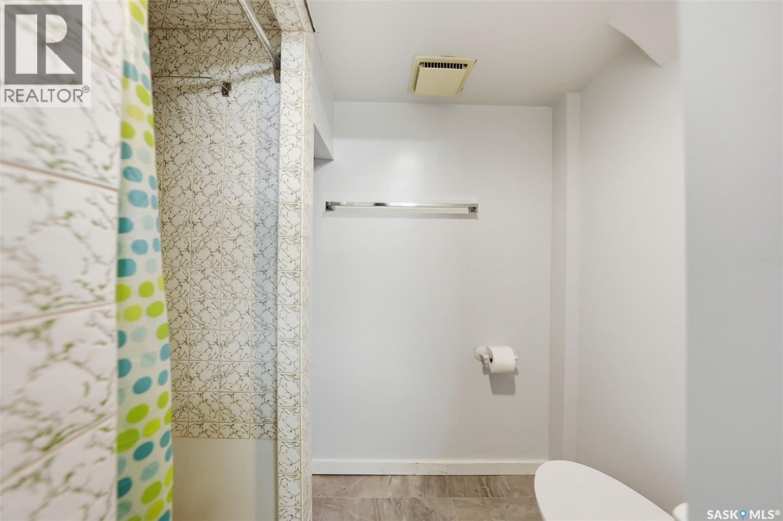 1317 Elevator Road, Saskatoon, SK - Indoor Photo Showing Bathroom