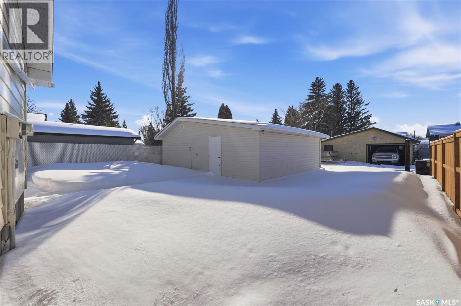 1317 Elevator Road, Saskatoon, SK - Outdoor