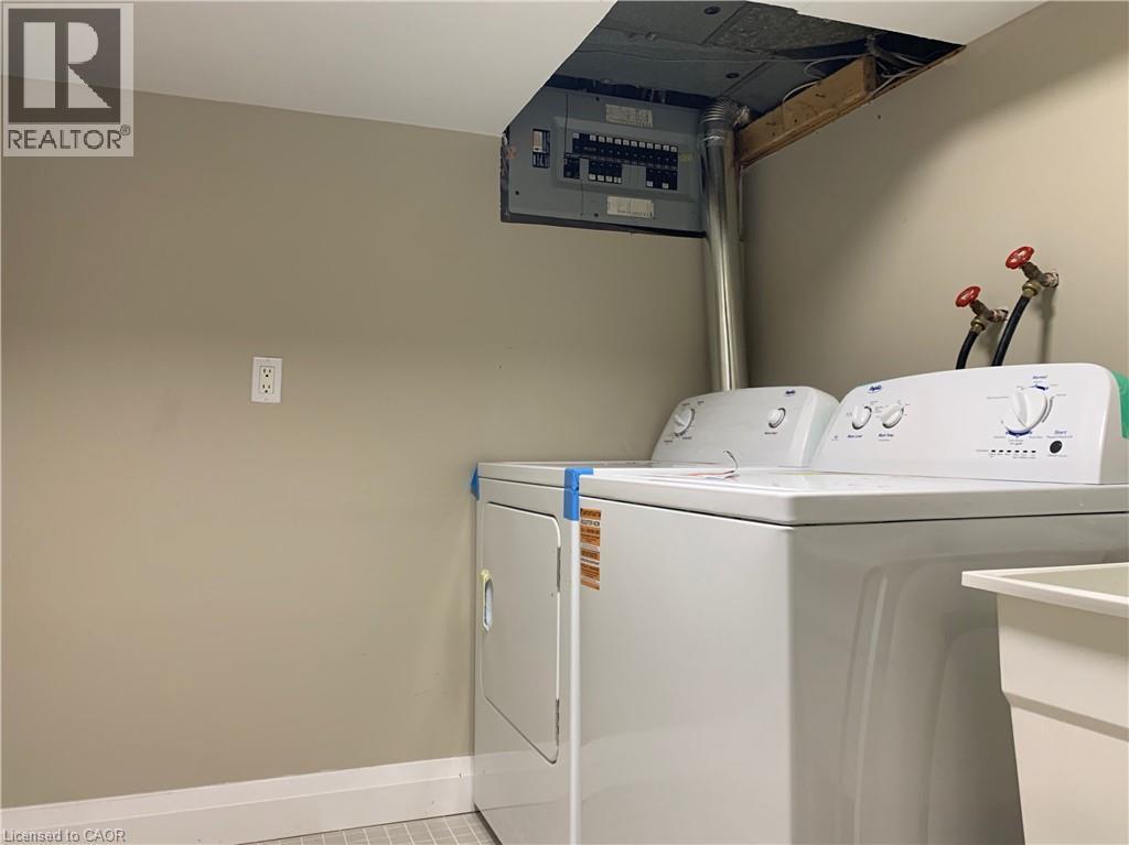 5 Michael Avenue, Hamilton, ON - Indoor Photo Showing Laundry Room