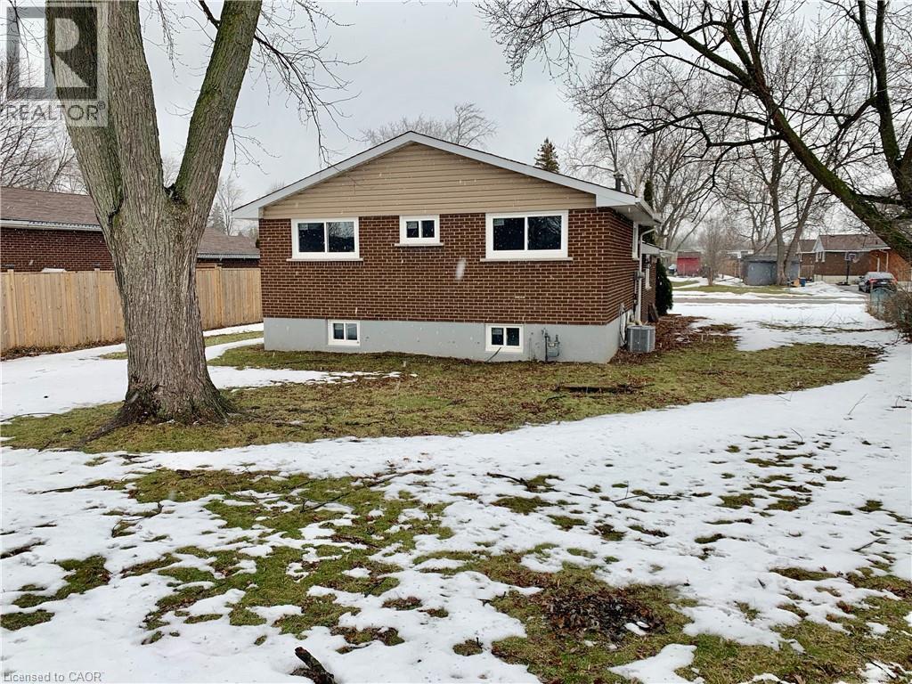 5 Michael Avenue, Hamilton, ON - Outdoor