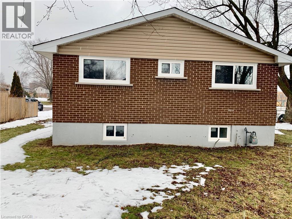 5 Michael Avenue, Hamilton, ON - Outdoor