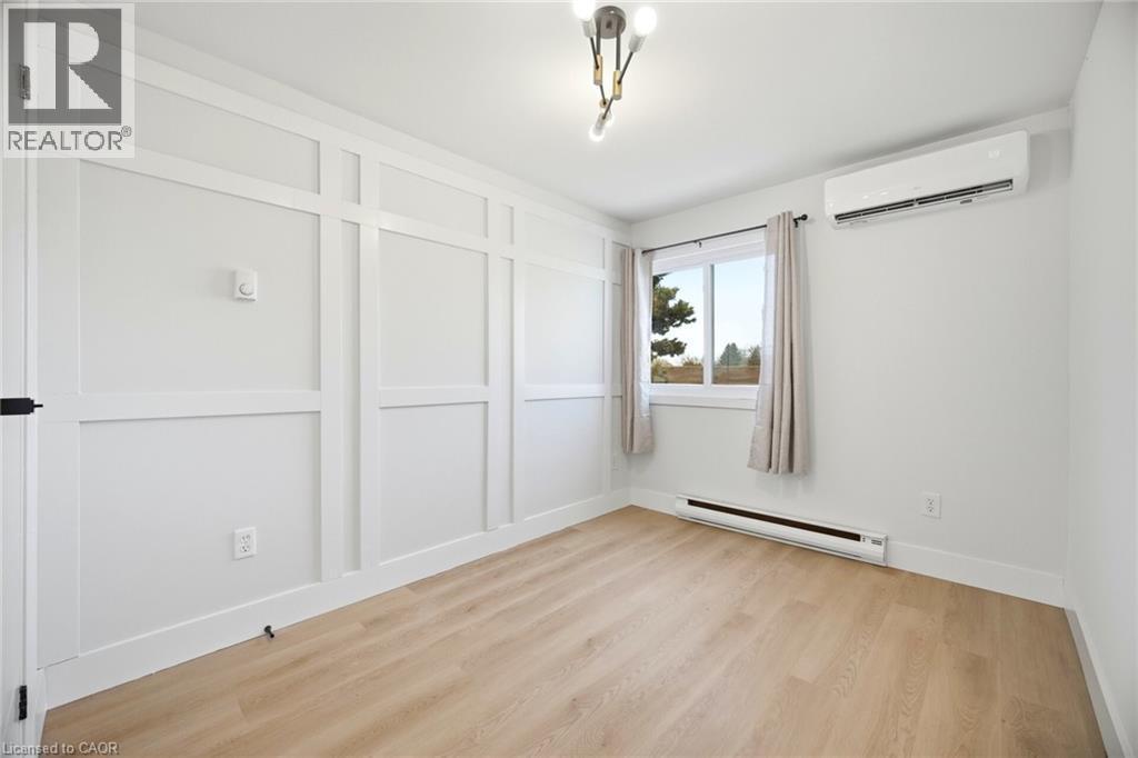 8 Claudette Gate, Hamilton, ON - Indoor Photo Showing Other Room